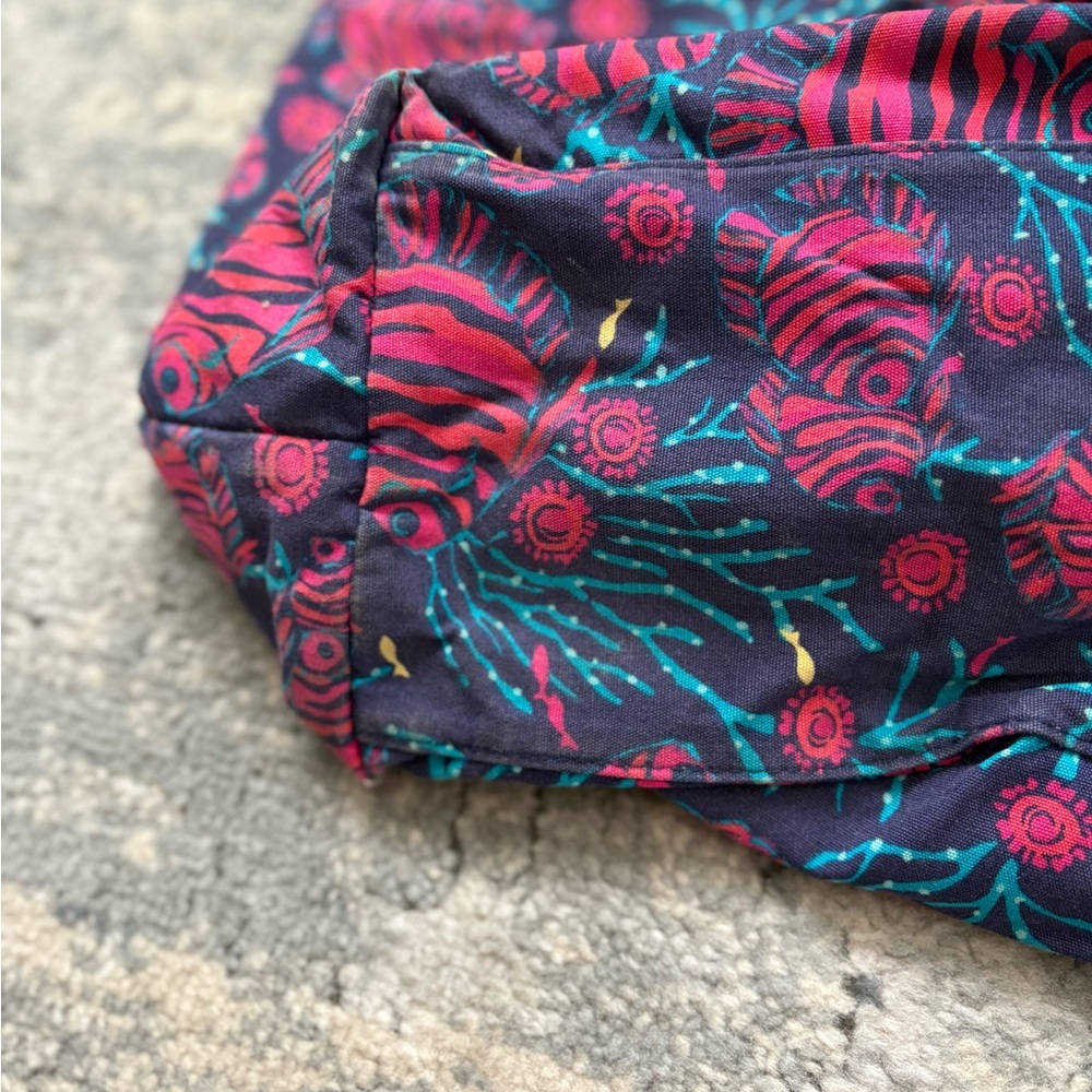 Rare Lilly Pulitzer Shoreline Tote, Bright Navy Jammin’ Print - Picture 10 of 12